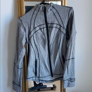 Lululemon Forme Zip Up Size 6